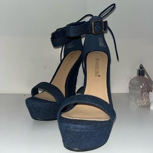 Shoedazzle Denim Lace Up Back Wedge Size 5.5